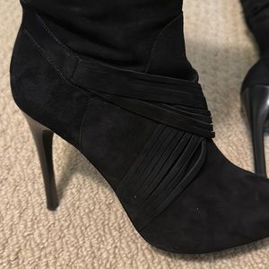 DONALD PLINER black suede boots. Size 9